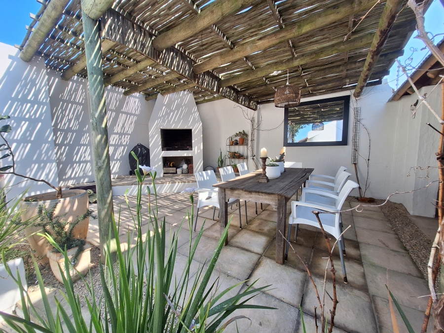 4 Bedroom Property for Sale in Wavecrest Eastern Cape
